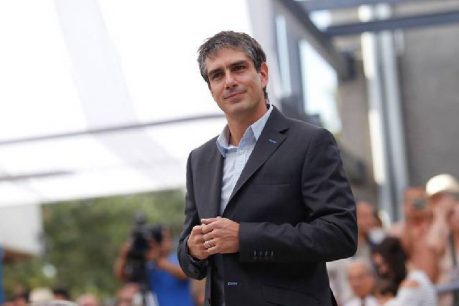 Alcalde de La Reina arremete contra Enel por cortes de luz: “¿Qué va a pasar cuándo llueva más?”