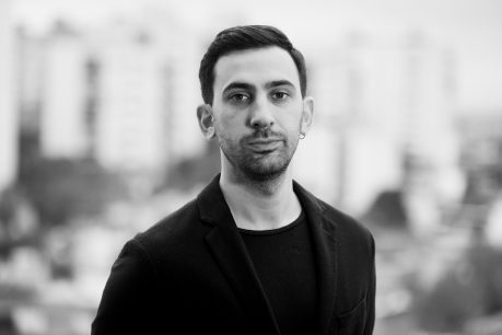 Juan Luis González, autor de la biografía de Javier Milei, "El Loco": “El gran problema de él es la realidad"
