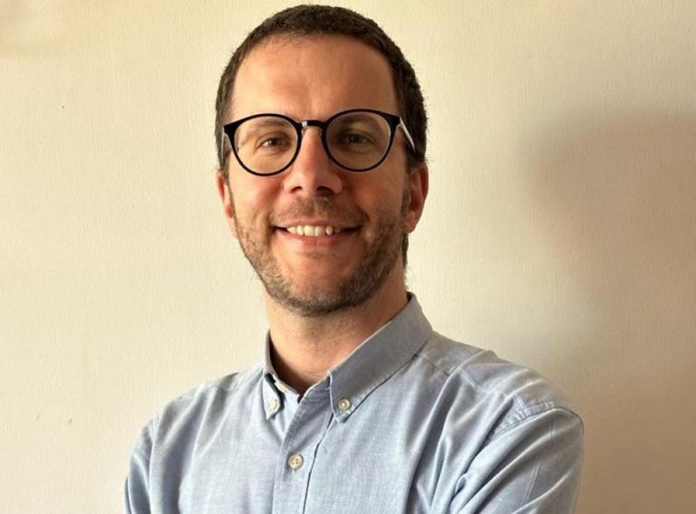 José Tomás Vicuña, socio de Nómade Consultora: "El promedio de personas por hogares con jefaturas migrantes es mayor a los con jefatura chilena"