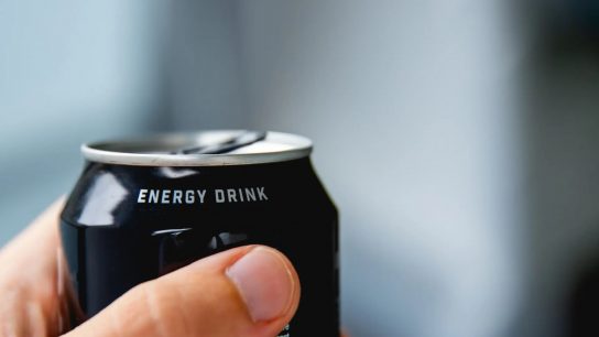 Doctor Miguel Acevedo y bebidas energéticas: "Son una pequeña bomba"
