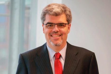 Economista Sergio Godoy sostiene que Chile es "un país claramente menos competitivo que Perú"