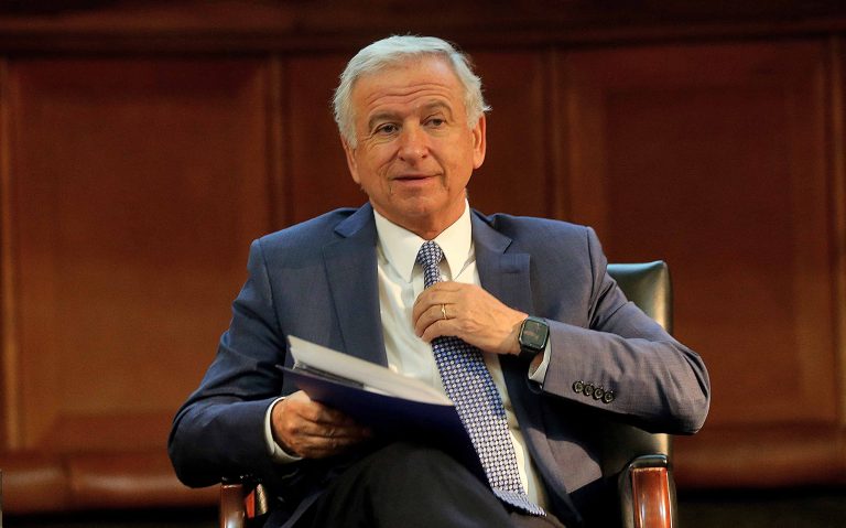 Exministro Felipe Larraín por caso Cubillos: "Indudablemente es un sueldo alto a nivel académico"