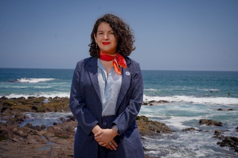 Ministra Toro calificó de "hipocresía" que se acuse responsabilidades de la ministra de la Mujer ante "posibles delitos cometidos por un hombre que ya no está en el Gobierno"