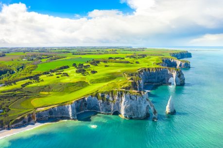 Normandía: Un Viaje Entre Leyendas y Panoramas Espectaculares