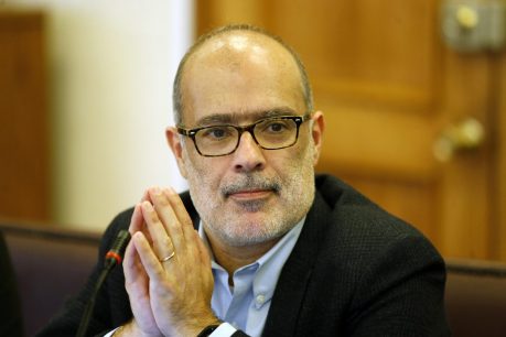 Exministro Valdés sobre permisología y crecimiento: "Hay que sacarle los palitos que le ponemos a la iniciativa privada"