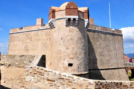 Saint-Tropez: Un destino de lujo en la Riviera Francesa