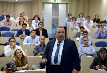 Académico Roberto Bonifaz ad portas de las elecciones de Estados Unidos: "Si Trump gana, la probabilidad de un conflicto entre China y Taiwán es alta"