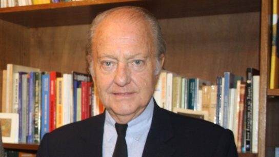 Exembajador Samuel Fernández por sucesión del papa Francisco: "El momento del mundo requiere de alguien que esté presente"