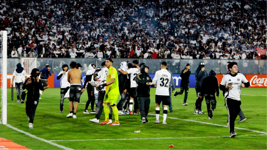 El duro castigo aplicado por Conmebol contra Colo Colo tras suspensión del partido ante Fortaleza