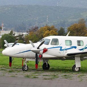 Confirman muerte de los seis pasajeros que iban a bordo de avión ambulancia que capotó en Curacaví