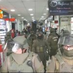 Gran operativo en Barrio Meiggs: Inspeccionan locales por venta de productos falsificados