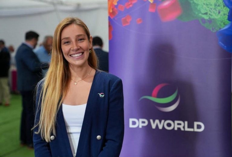 DP World realiza la mayor descarga de vehículos  en la historia de Chile, con 6.338 unidades