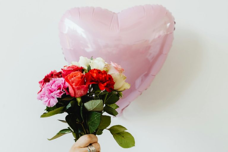 ¿Rosas rojas o ramos de flores mixtas? Guía para San Valentín