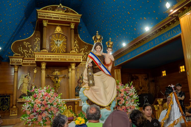 Un siglo de espera: La Virgen del Carmen de La Tirana resplandece tras su restauración