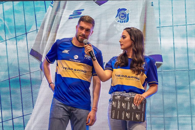 Everton de Viña del Mar, Skechers y Mall Marina realizaron desfile de las camisetas Oro & Cielo 2026