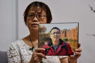 Retratos de Wuhan: Chileno fue elegido fotógrafo del año por The Guardian