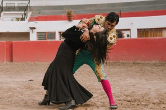 Mon Laferte lanza sufrido video para su última canción: "Se me va a quemar el corazón"