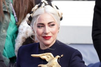 ¡Sanos y salvos! Lady Gaga recupera a sus perros robados