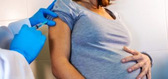 Colegio de Matronas denuncia que se ha negado la vacunación a embarazadas