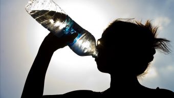 Conoce los múltiples beneficios de hidratarse por la mañana