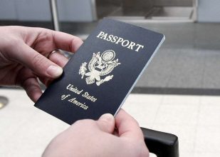 Un paso necesario a la dignidad: EE.UU emitió por primera vez pasaporte con género "X"