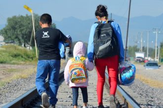No sólo es tema de adultos: La situación de los niños que ingresan a Chile sin un adulto a cargo
