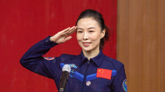 Wang Yaping: La primera mujer china en realizar una caminata espacial
