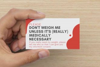 "No me peses": Organización crea tarjetas para evitar pesajes innecesarios en visitas médicas