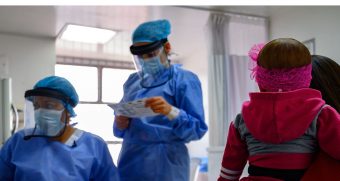 A dos años del inicio de la pandemia: Entró en vigencia descanso reparatorio para trabajadores de la salud