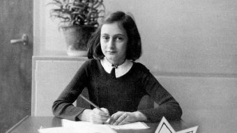 Se suspende la impresión del libro que revela quién informó el escondite de Ana Frank en 1944