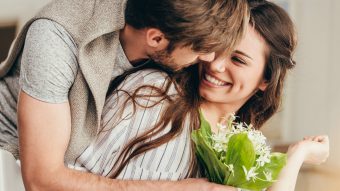 ¿Cómo te sientes en pareja? Encuesta muestra que los hombres en Chile están más satisfechos que las mujeres