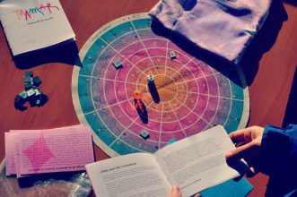 "Tramar": el juego de mesa que busca educar sobre salud sexual y violencia de género
