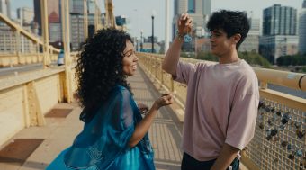 "Anything's Possible": La nueva película de comedia romántica sobre una joven trans afrodescendiente