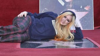 Avril Lavigne, la princesa del pop-punk, recibe su estrella en el Paseo de la Fama