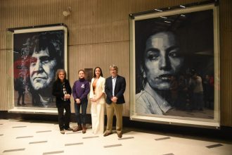 Metro de Santiago inauguró homenaje artístico a Ana Tijoux y Roberto Márquez