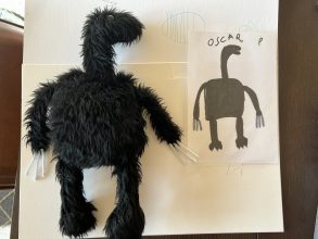 Un esfuerzo de "cientos de horas": Profesora es aplaudida por convertir los dibujos de sus estudiantes en peluches reales