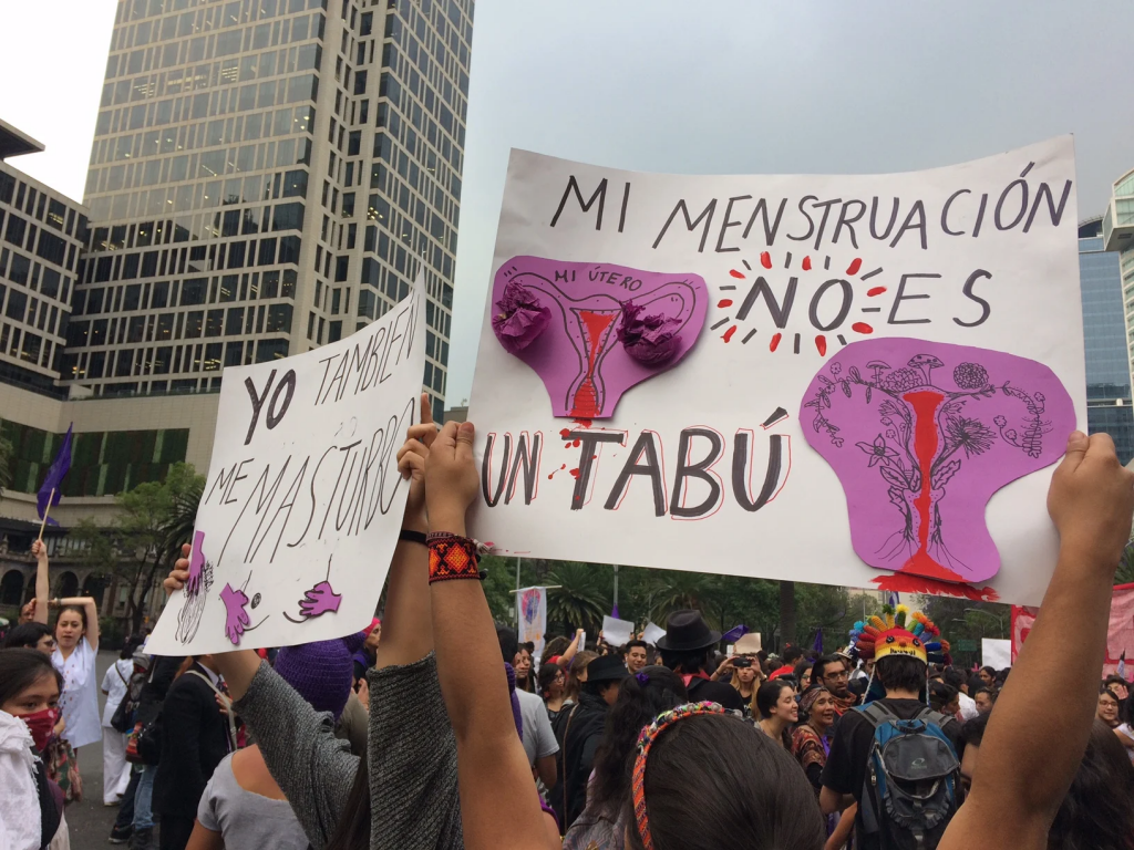 Sigue siendo tabú: Padres hablarían poco sobre la menstruación con sus hijos según un estudio