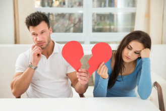 Match: ¿Cuándo deja de ser poco saludable el extrañar a tu pareja?