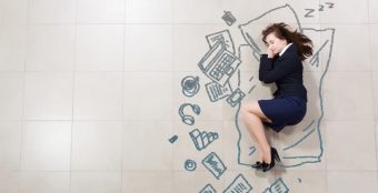 Los beneficios que trae el descanso en la productividad en el trabajo