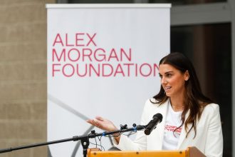 “Un cambio transformador”: La futbolista Alex Morgan lanza fundación para apoyar a niñas y mujeres en el deporte