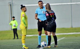 Una situación inaceptable: Partido de fútbol femenino chileno se jugó con un solo árbitro porque los otros jueces no llegaron