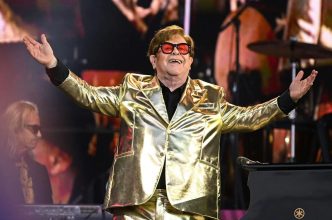 Una leyenda con más de medio siglo de carrera: Elton John se presentó por última vez en un escenario