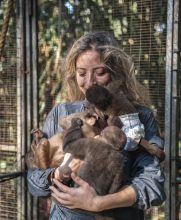 Romina Guardia: La veterinaria chilena que construye centro de rehabilitación para animales en el Amazonas