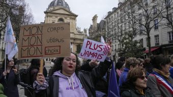 "Mi cuerpo, mi decisión": Francia es el primer país en el que abortar será una "libertad garantizada" en la Constitución
