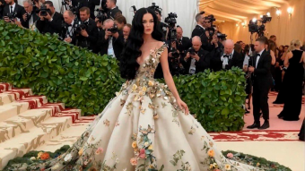 ¡Hasta su mamá cayó!: Katy Perry reacciona a fotos generadas por IA de ella en la Met Gala