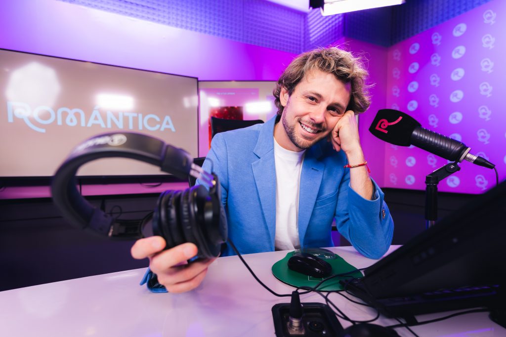 ¡Bienvenido a Romántica! Desde este jueves Joaquín Méndez se suma a la 104.1 con “Punto de Encuentro”