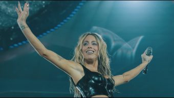 Tini vuelve a los escenarios y elimina del setlist dos canciones dedicadas a su padre
